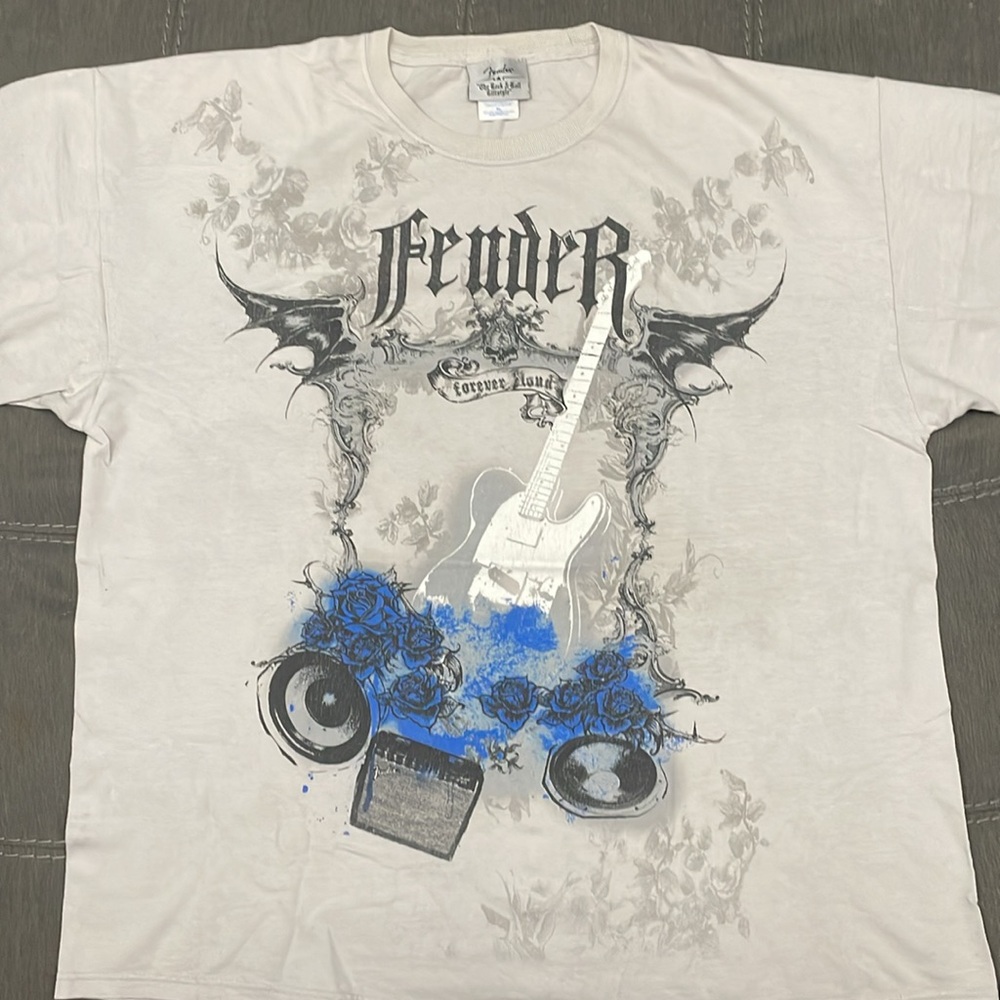Fender - Picture 2 of 3